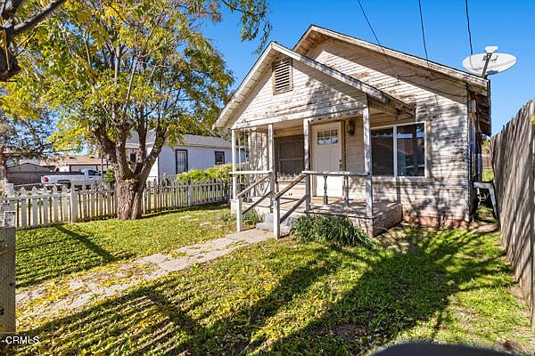 1st image of 949 Blaine Ave
