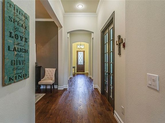 Wood floors thru the entry, dining, study, family room, kitchen, breakfast nook & Master Suite!