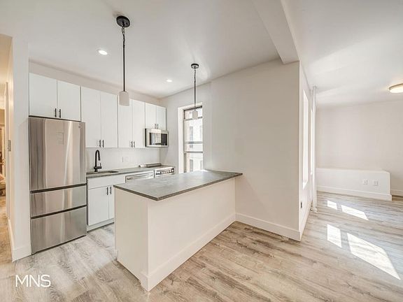 3rd image of 3404 34th Ave APT C1