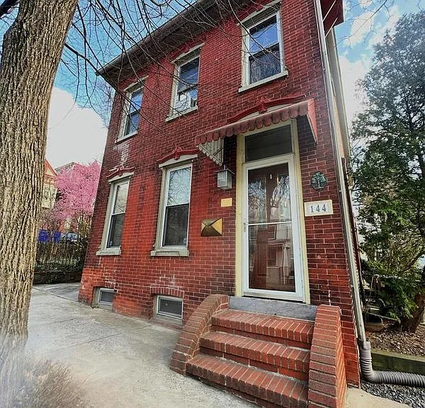 144 Beech St — Photo 1