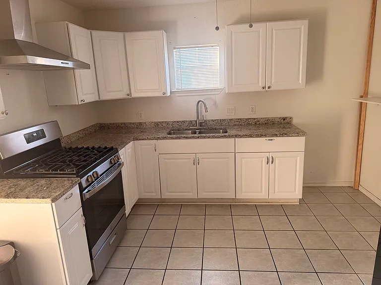 807 S Catherine St — Photo 10
