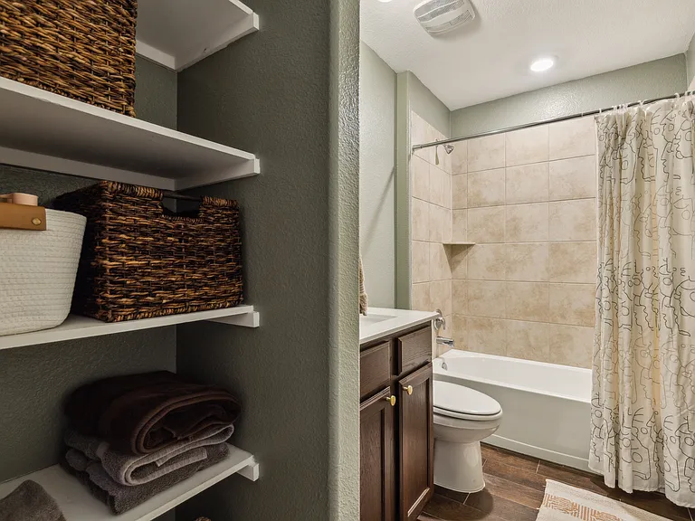 4018 Woodford Dr — Photo 23