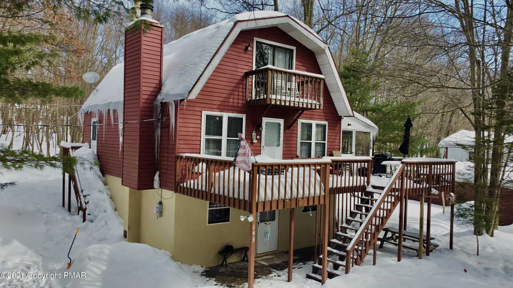 143 Oak Pl photo 1