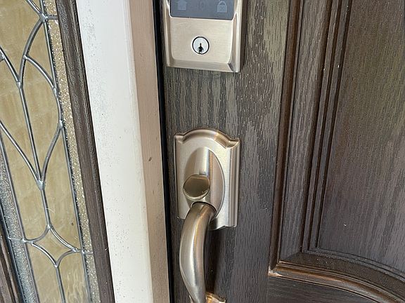 3rd image of 102 Belle Ct