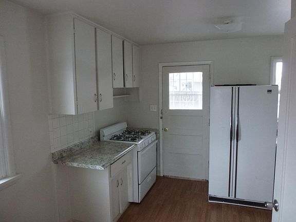 2nd image of 1735 S Vallejo St