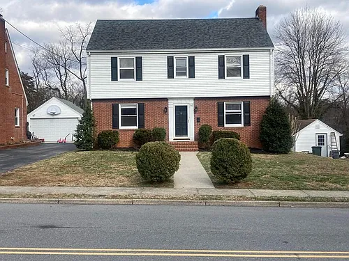 516 N Market St Photo 1
