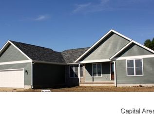 205 Fox Ln, Mechanicsburg, IL 62545