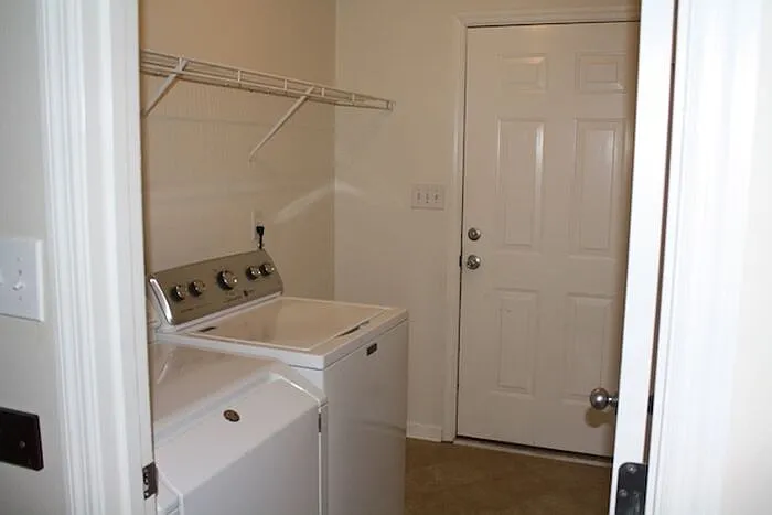 7010 Thornwood Ln SE — Photo 41