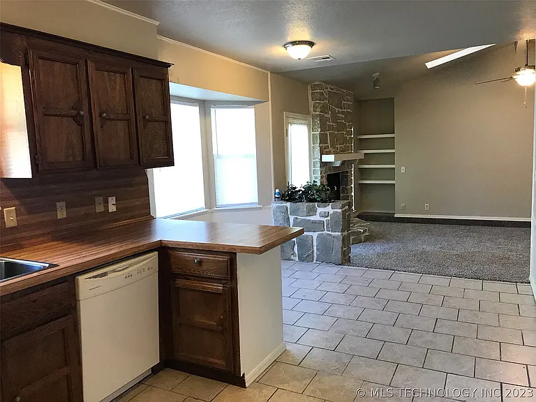 Kitchen looking to living room
