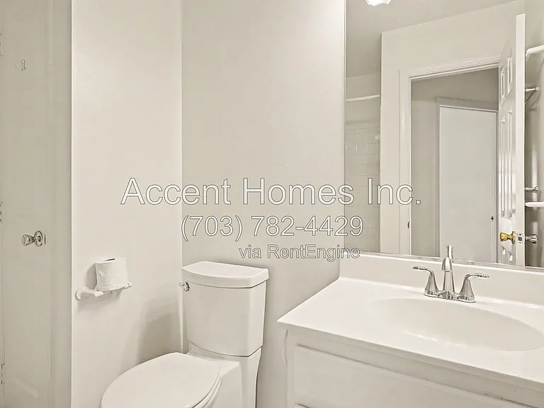 21217 Millwood Sq — Photo 26
