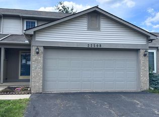 22508 Silver Creek Dr, Trenton, MI 48183