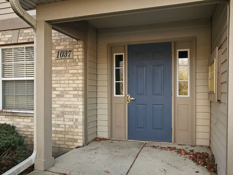 1037 N Village Dr #4 — Photo 16