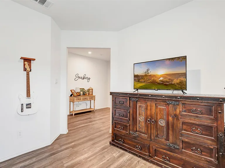 1012 Llano Trl — Photo 15