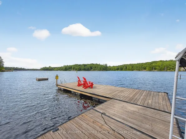 1042 Amanda Ln, Gravenhurst, ON L0K 2B0