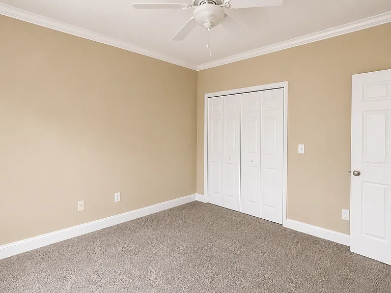 112 Saint James Pl — Photo 17