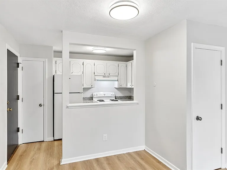 100 Florida St #14 — Photo 3