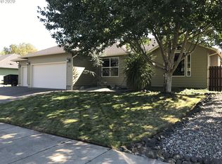 143 SE Rifle Range St, Roseburg, OR 97470