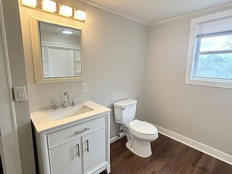 715 W Court St — Photo 19
