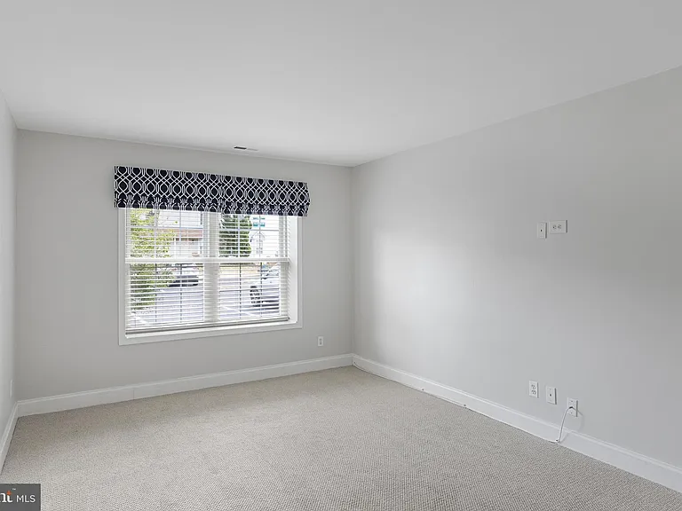 380 Delancey Pl #A — Photo 18