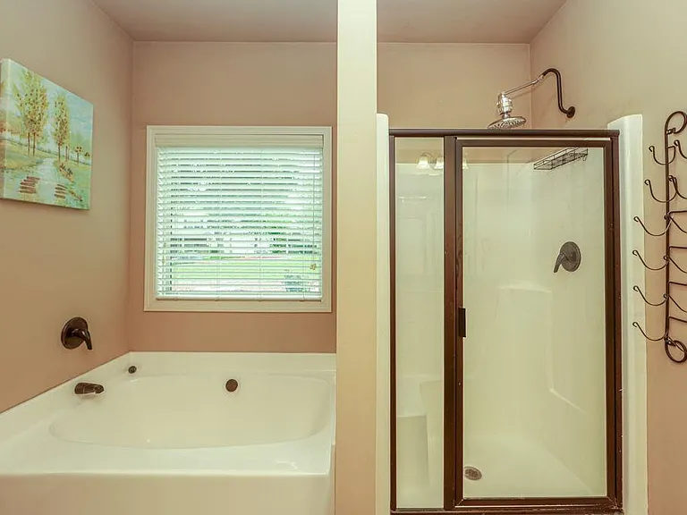 2241 Line Dr — Photo 25
