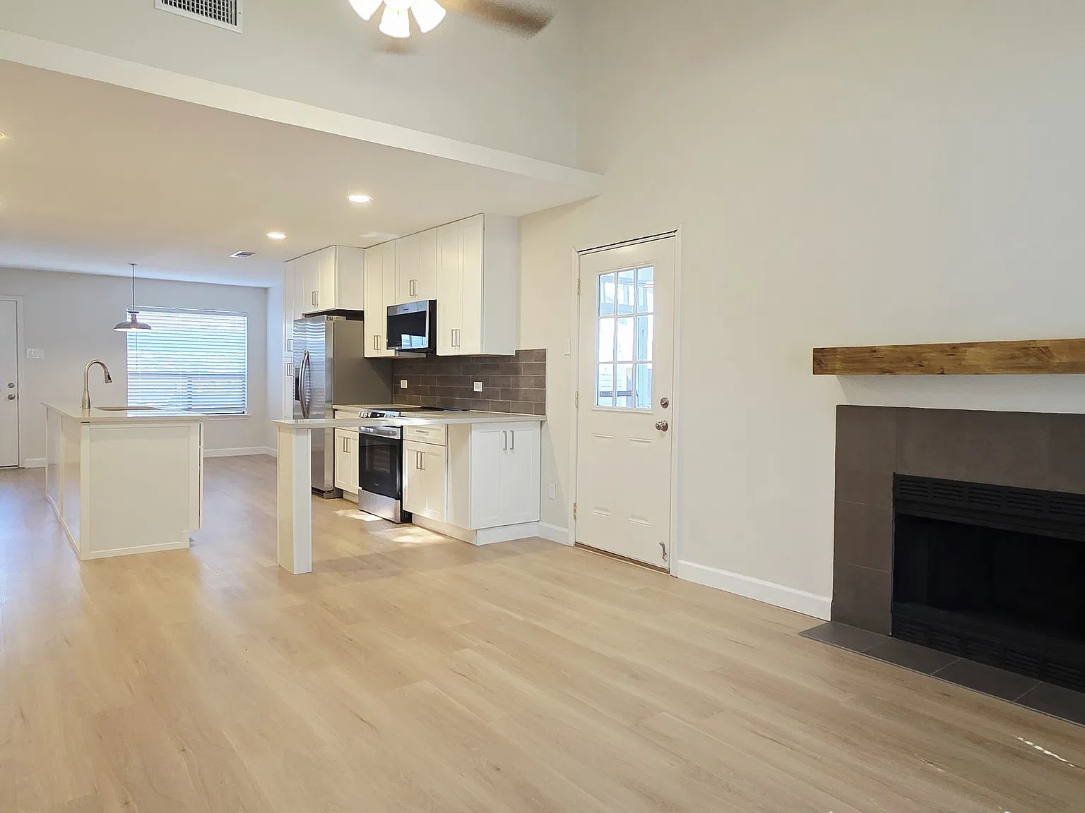 519 Pine Trail Duplex — Photo 3