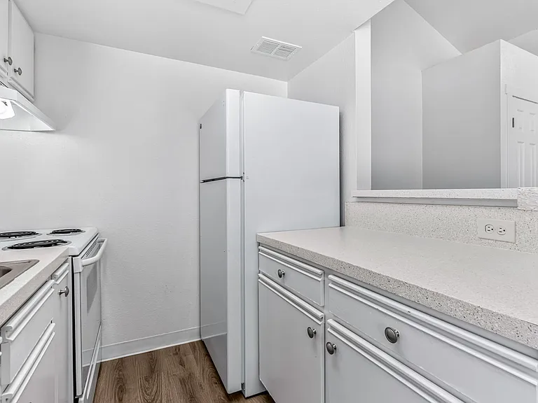 Hilton Street Apartments — Photo 45