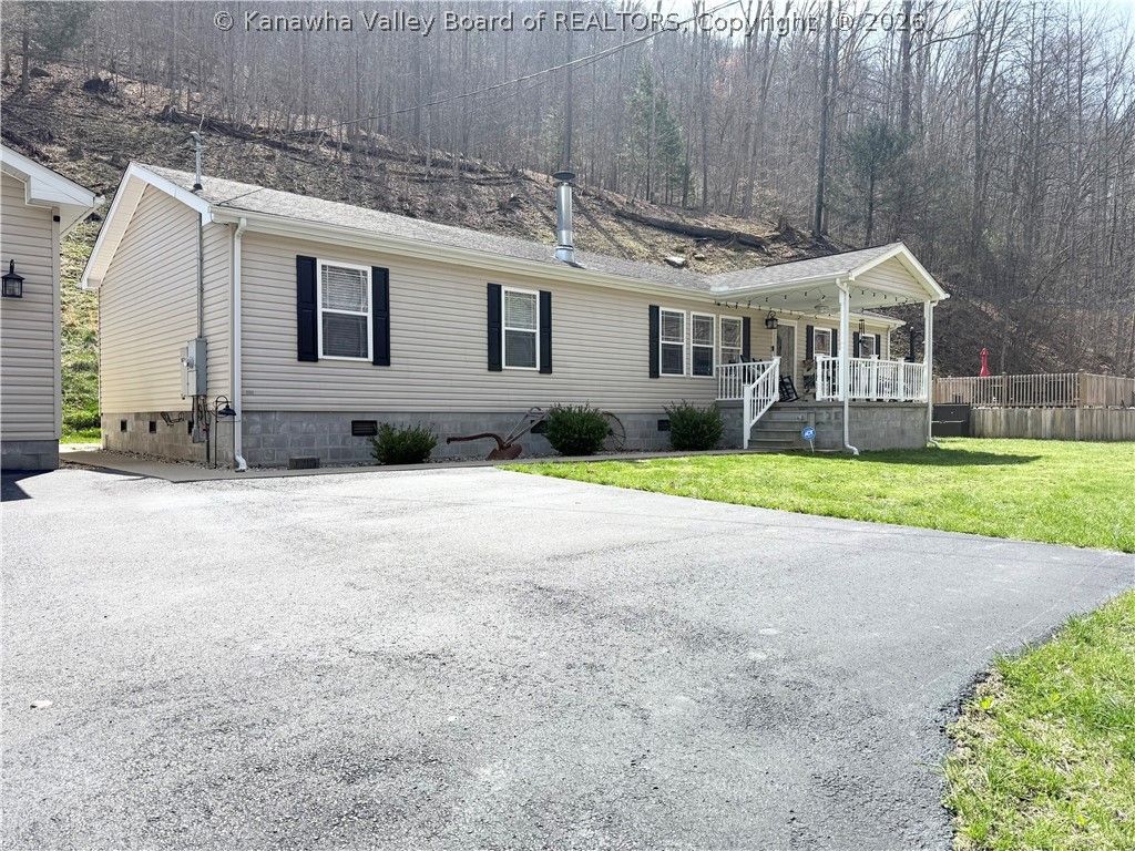1145 Cameo Rd, Morrisvale, WV