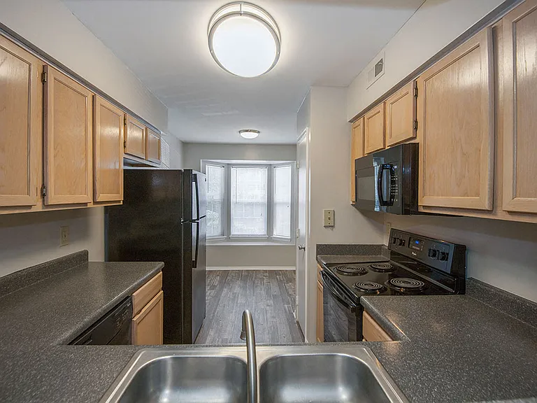 Townhome Classic Kitchen