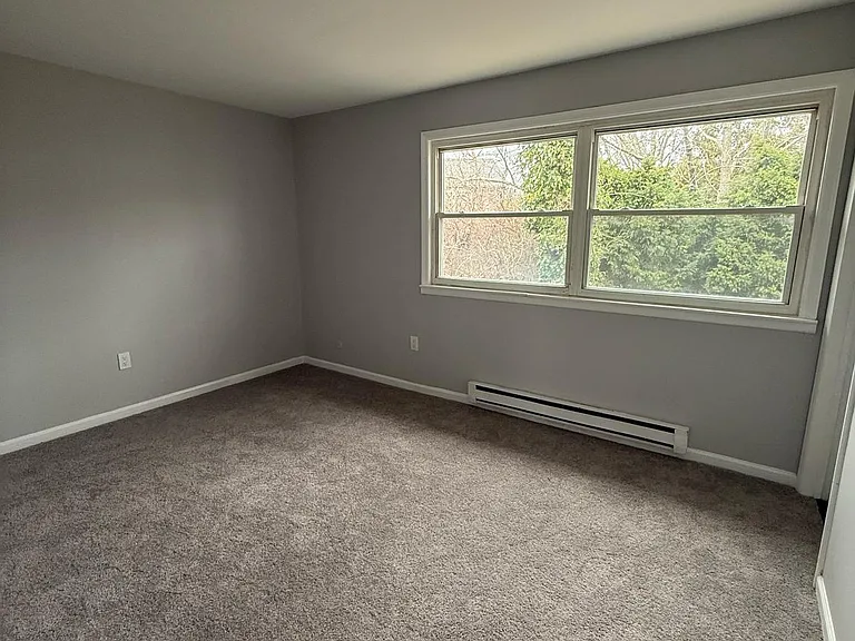 7 Potomac Ave — Photo 17