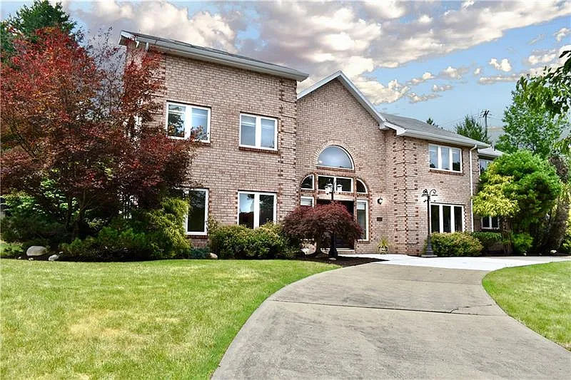 1481 Dominion Ct photo 1