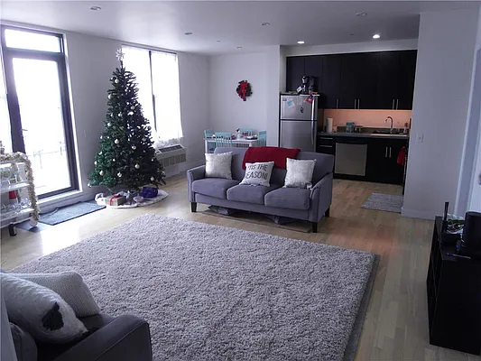 Rented by R New York | media 1