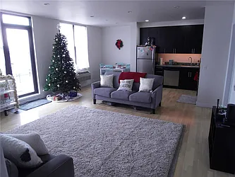 Rented by R New York