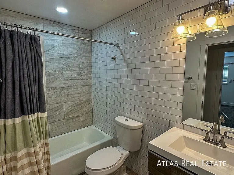 1129 W 650 North St — Photo 24