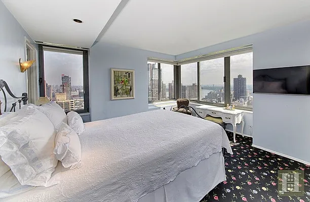 Sold by Halstead Real Estate | media 19