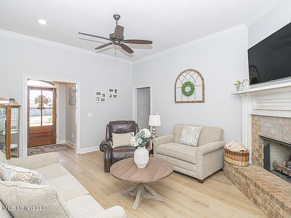 4th image of 518 Carrington Dr