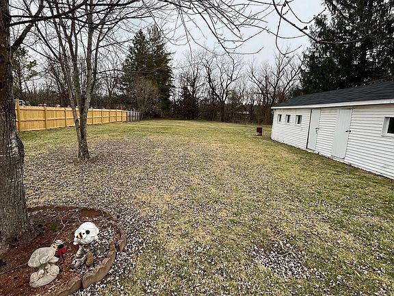 5th image of 80 N Old Mill Dr