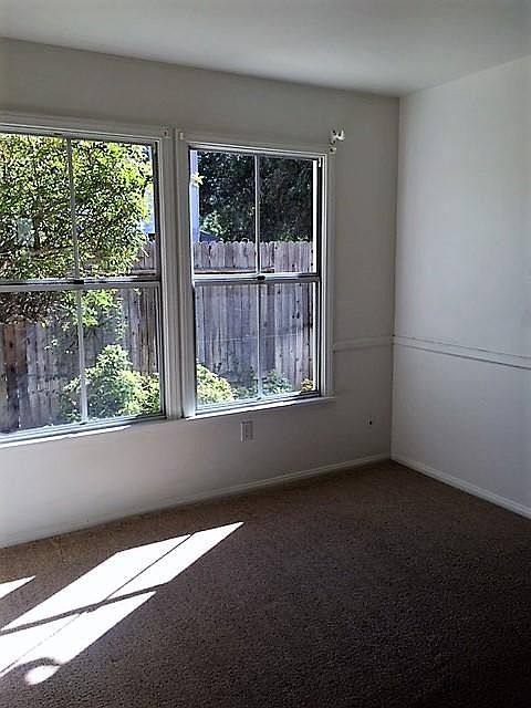 2nd image of 317 5th St Unit B