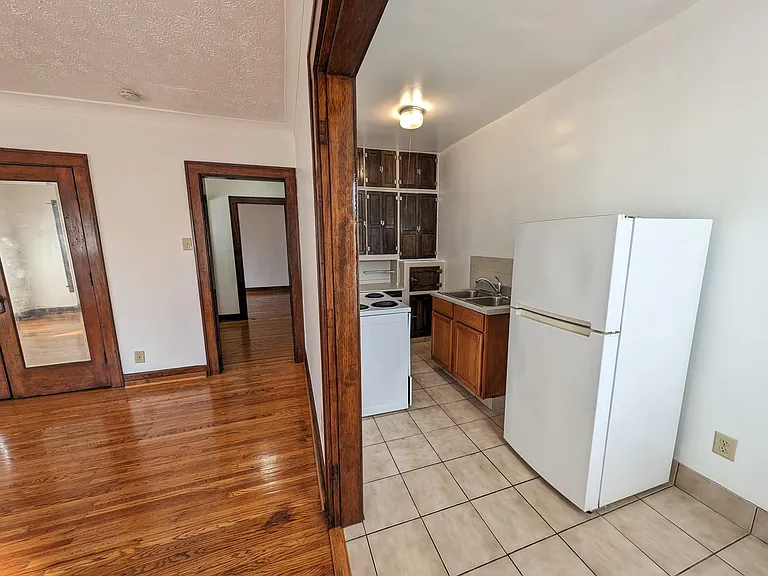 1141 E Market St #11 — Photo 9