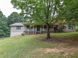 6614 County Line Rd, Lula, GA 30554