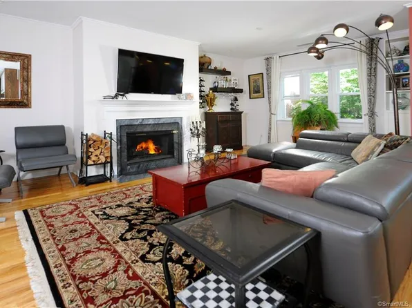 51 Forest Ave APT 2, Greenwich, CT 06870