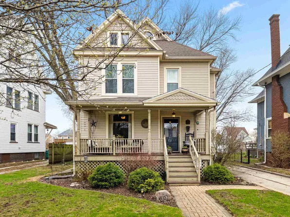 1122 N Broad St, Galesburg, IL 61401