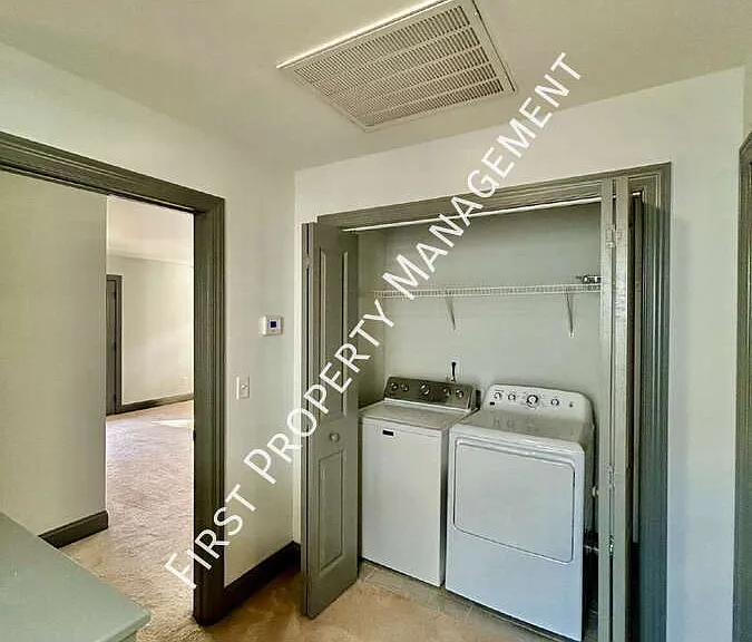 2320 Ashmore Ave — Photo 24