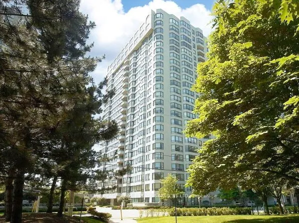 1 Aberfoyle Cres #510, Toronto, ON M8X 2X8