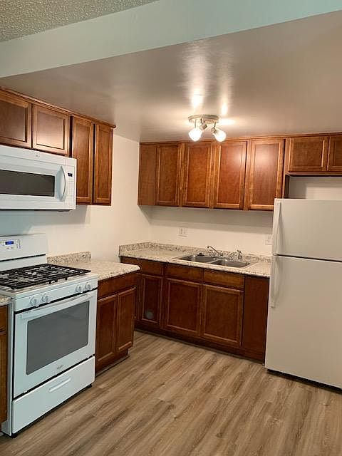 2nd image of 855 Buena Vista St APT 4