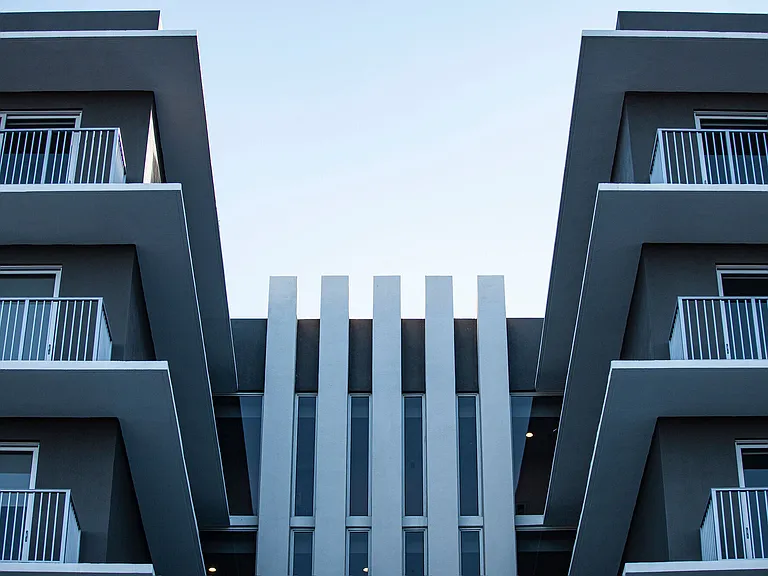 850 Living — Photo 7