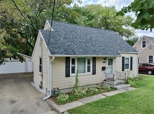 3812 39th St, Des Moines, IA 50310