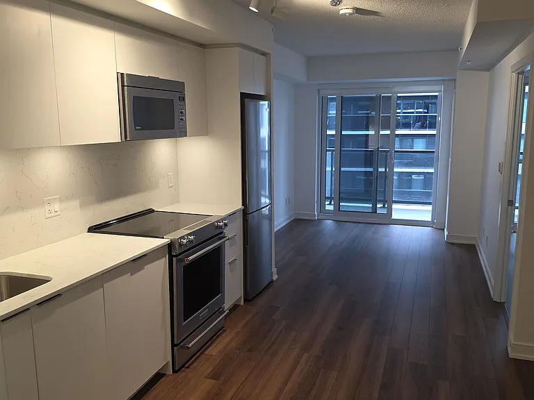 30 Samuel Wood Way #1606 — Photo 2