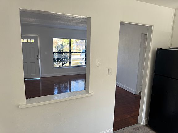 3rd image of 230 E Church Ave