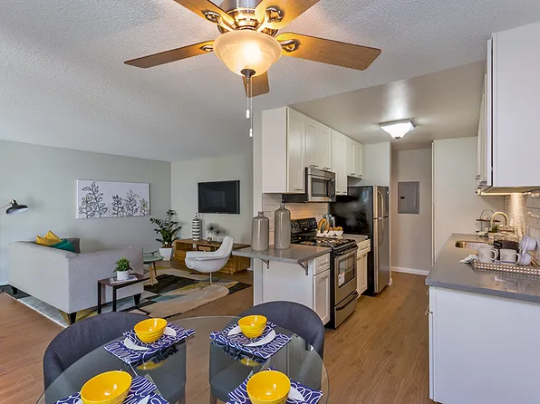Ascent Apartment Homes, 11152 Wallingsford Rd APT 9E, Los Alamitos, CA 90720