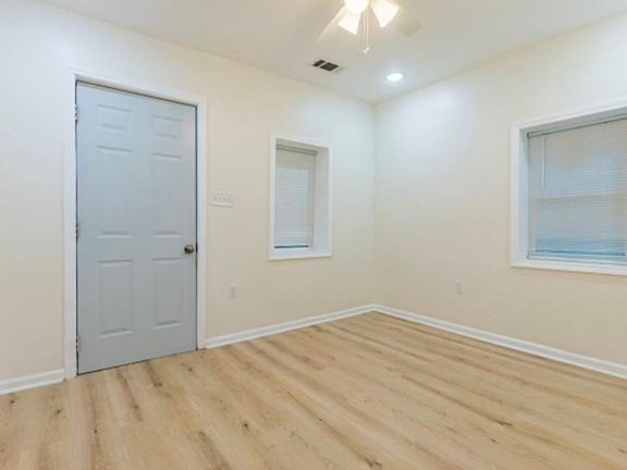4th image of 1518 Willis St